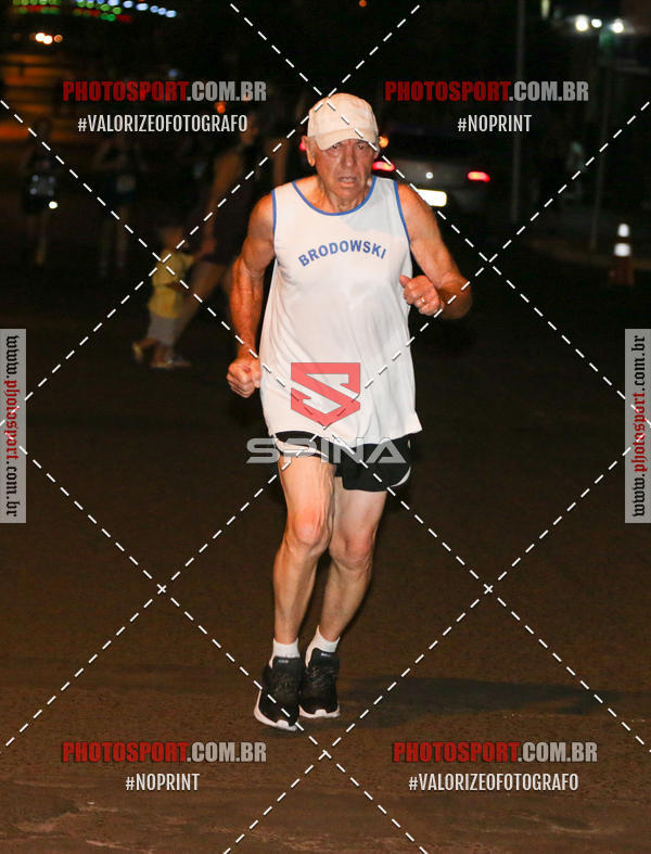 Buy your photos of the event70 CORRIDA DE BRODOWSKI on Fotop