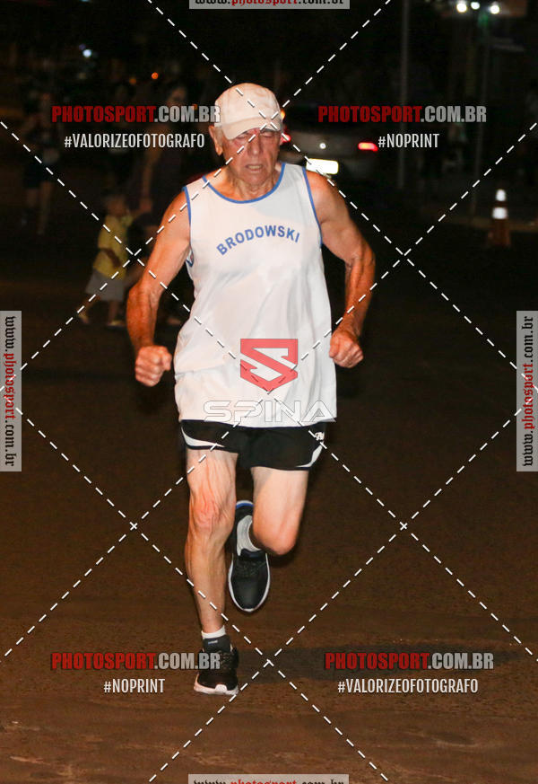 Buy your photos of the event70 CORRIDA DE BRODOWSKI on Fotop