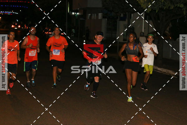 Buy your photos of the event70 CORRIDA DE BRODOWSKI on Fotop