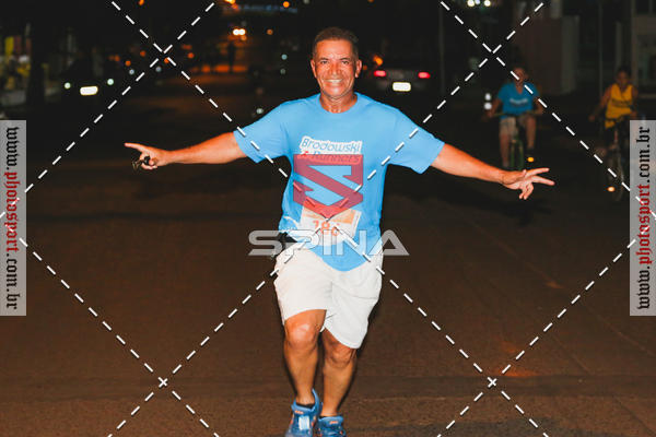 Buy your photos of the event70 CORRIDA DE BRODOWSKI on Fotop