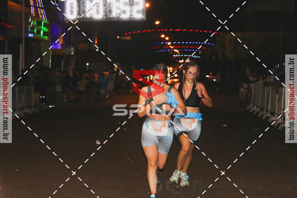 Buy your photos of the event70 CORRIDA DE BRODOWSKI on Fotop