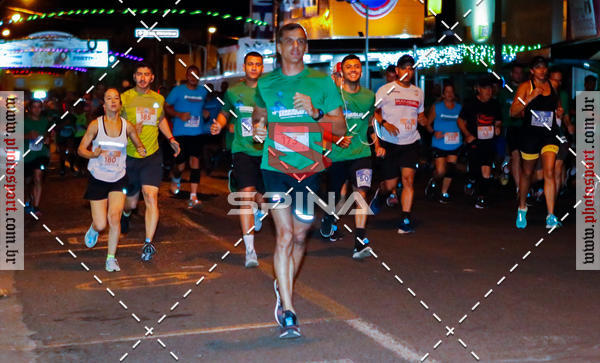 Buy your photos of the event70 CORRIDA DE BRODOWSKI on Fotop