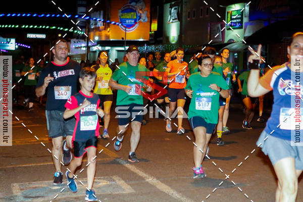 Buy your photos of the event70 CORRIDA DE BRODOWSKI on Fotop