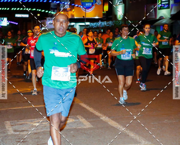 Buy your photos of the event70 CORRIDA DE BRODOWSKI on Fotop