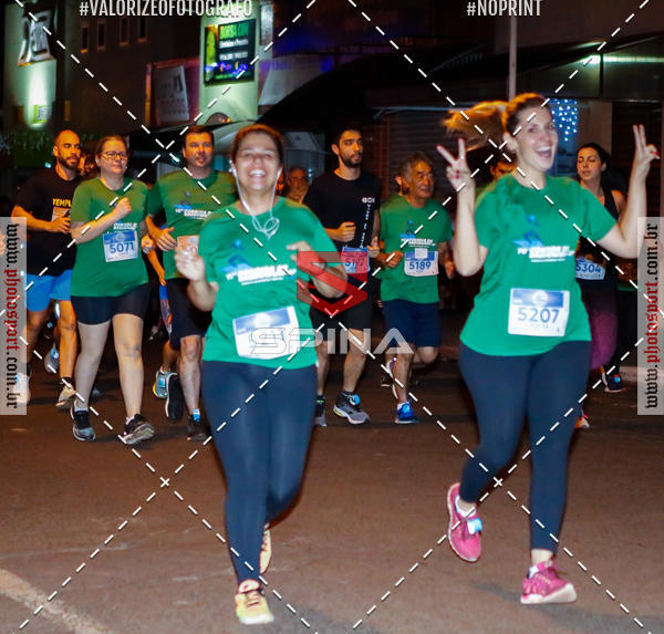 Buy your photos of the event70 CORRIDA DE BRODOWSKI on Fotop