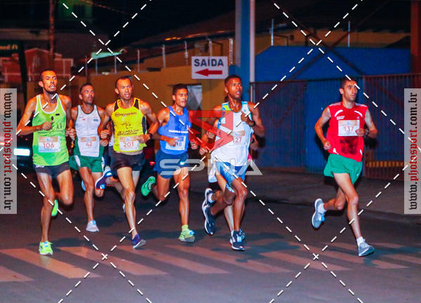 Buy your photos of the event70 CORRIDA DE BRODOWSKI on Fotop