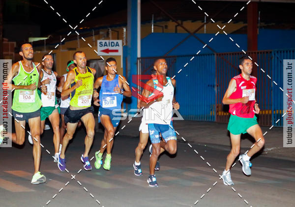 Buy your photos of the event70 CORRIDA DE BRODOWSKI on Fotop