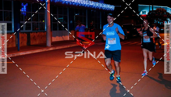Buy your photos of the event70 CORRIDA DE BRODOWSKI on Fotop