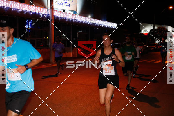 Buy your photos of the event70 CORRIDA DE BRODOWSKI on Fotop