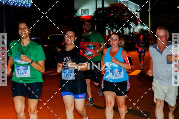 Buy your photos of the event70 CORRIDA DE BRODOWSKI on Fotop