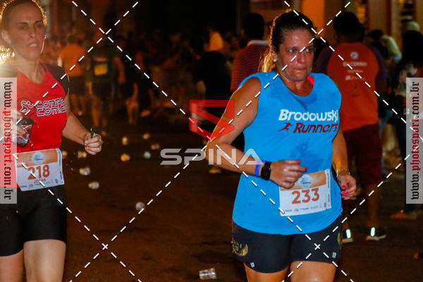 Buy your photos of the event70 CORRIDA DE BRODOWSKI on Fotop