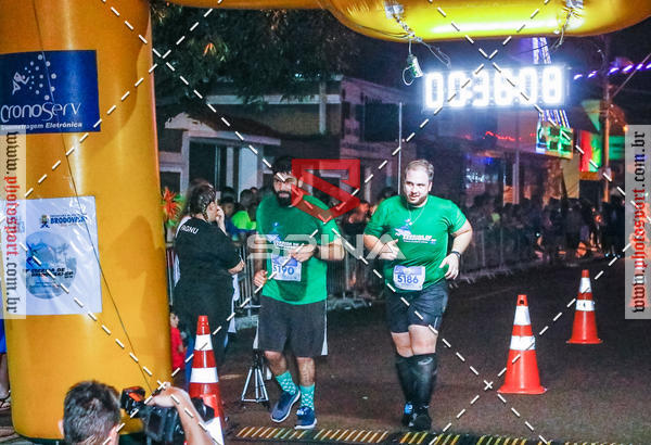 Buy your photos of the event70 CORRIDA DE BRODOWSKI on Fotop