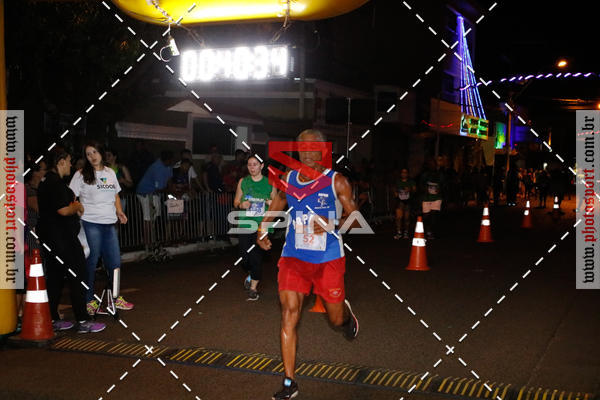Buy your photos of the event70 CORRIDA DE BRODOWSKI on Fotop
