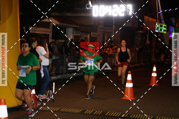 Buy your photos of the event70 CORRIDA DE BRODOWSKI on Fotop