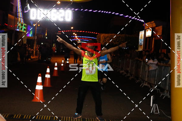 Buy your photos of the event70 CORRIDA DE BRODOWSKI on Fotop