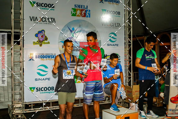 Buy your photos of the event70 CORRIDA DE BRODOWSKI on Fotop