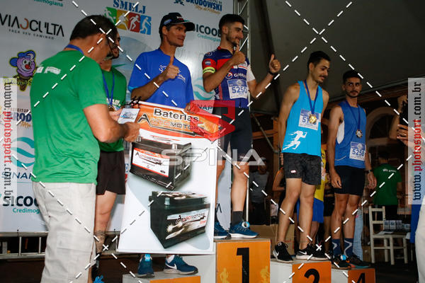 Buy your photos of the event70 CORRIDA DE BRODOWSKI on Fotop