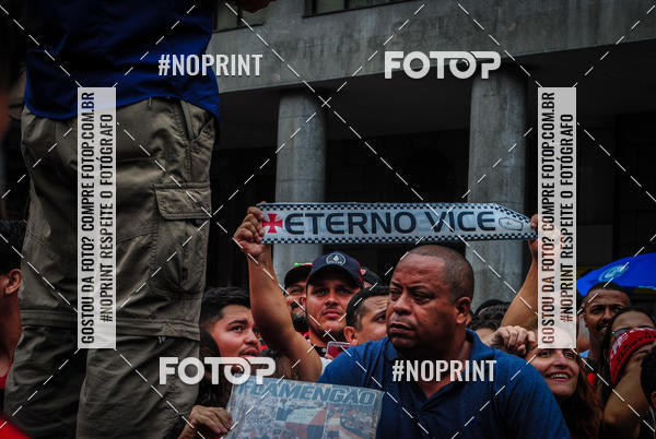 Buy your photos of the eventFlamengo Campe�o da libertadores - Chegada dos jogadores on Fotop