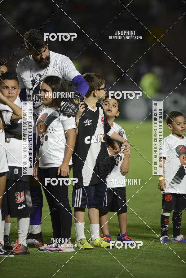Achetez vos photos de l'vnementVasco x Cruzeiro  So Janurio - 02/12/2019 sur Fotop
