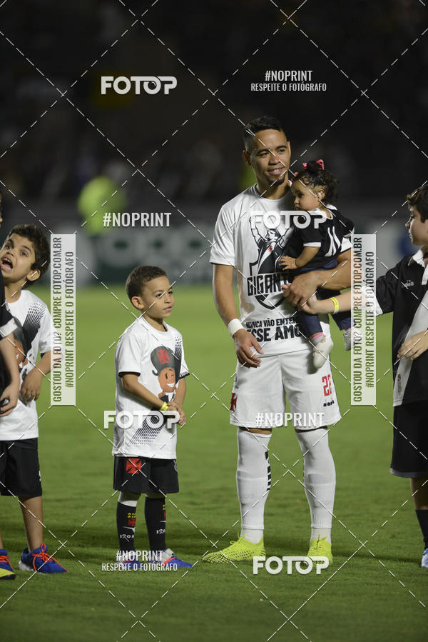 Achetez vos photos de l'vnementVasco x Cruzeiro  So Janurio - 02/12/2019 sur Fotop
