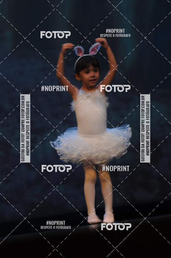 Buy your photos of the eventJardim Secreto - Espetaculo de Dana on Fotop