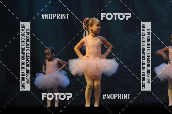 Buy your photos of the eventJardim Secreto - Espetaculo de Dana on Fotop