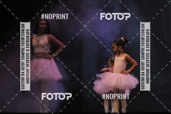 Buy your photos of the eventJardim Secreto - Espetaculo de Dana on Fotop