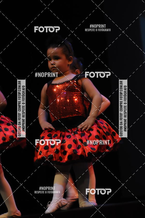 Buy your photos of the eventJardim Secreto - Espetaculo de Dana on Fotop