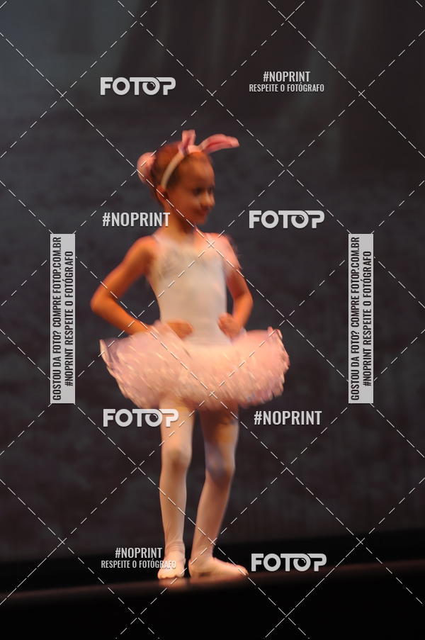 Buy your photos of the eventJardim Secreto - Espetaculo de Dana on Fotop
