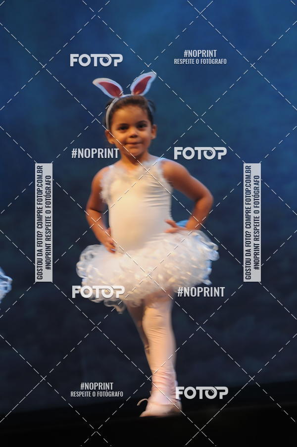 Buy your photos of the eventJardim Secreto - Espetaculo de Dana on Fotop