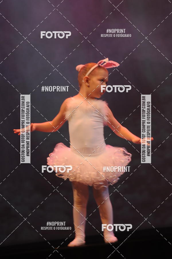 Buy your photos of the eventJardim Secreto - Espetaculo de Dana on Fotop