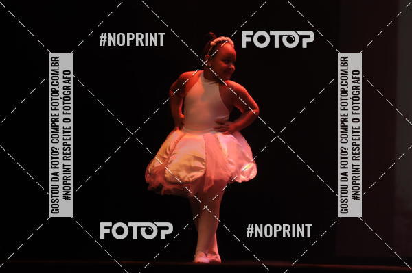 Buy your photos of the eventJardim Secreto - Espetaculo de Dana on Fotop