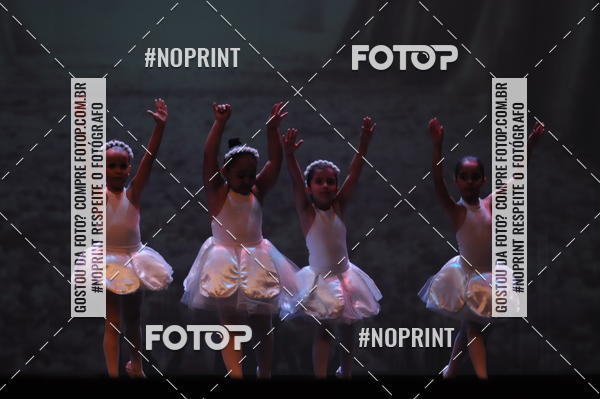 Buy your photos of the eventJardim Secreto - Espetaculo de Dana on Fotop