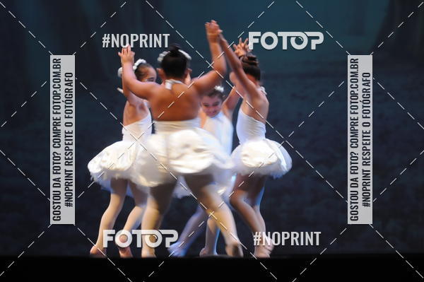 Buy your photos of the eventJardim Secreto - Espetaculo de Dana on Fotop