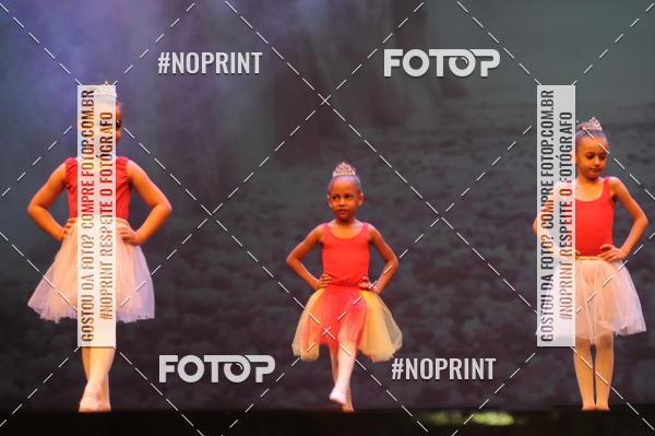 Buy your photos of the eventJardim Secreto - Espetaculo de Dana on Fotop