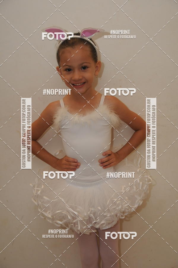 Buy your photos of the eventJardim Secreto - Espetaculo de Dana on Fotop