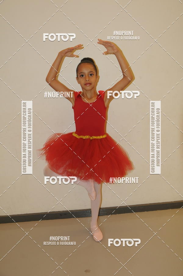 Buy your photos of the eventJardim Secreto - Espetaculo de Dana on Fotop