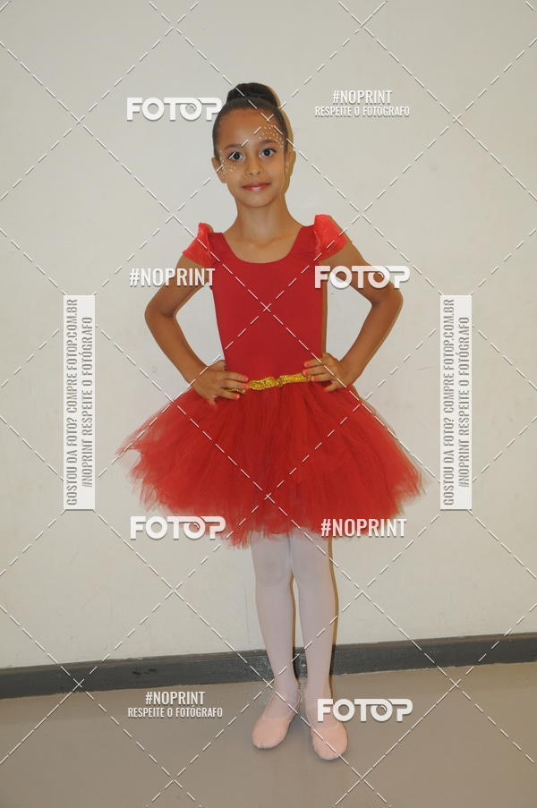 Buy your photos of the eventJardim Secreto - Espetaculo de Dana on Fotop