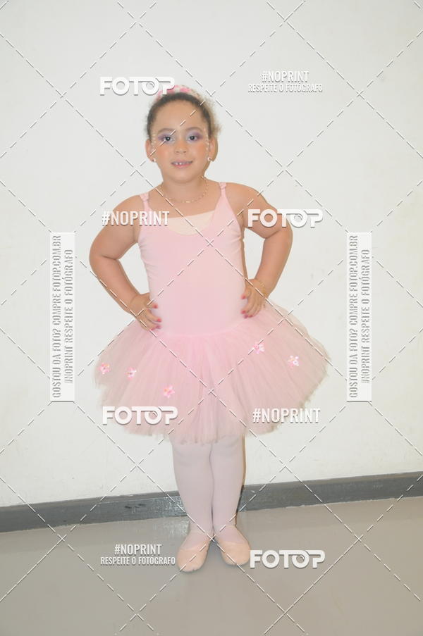 Buy your photos of the eventJardim Secreto - Espetaculo de Dana on Fotop