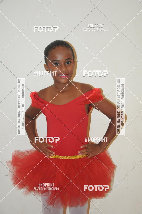 Buy your photos of the eventJardim Secreto - Espetaculo de Dana on Fotop