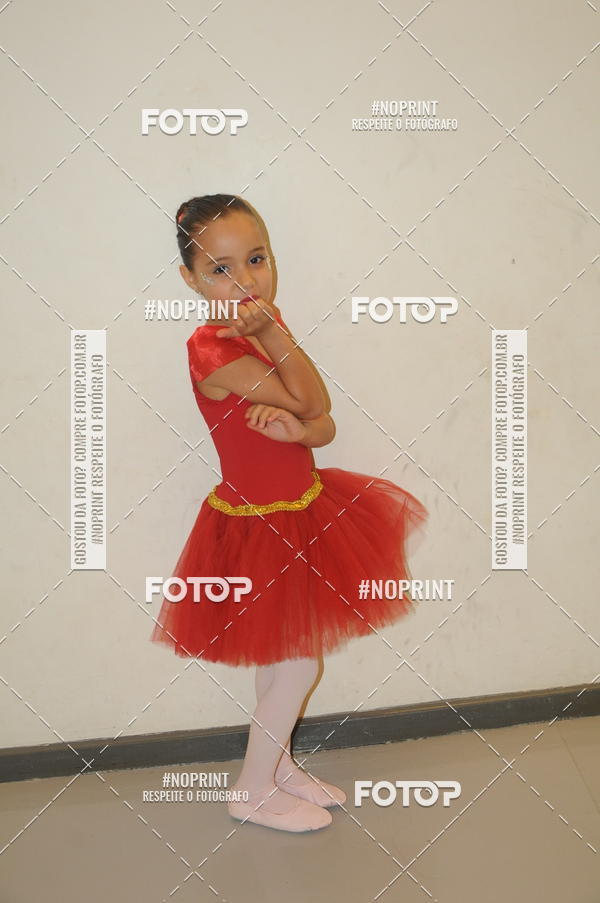 Buy your photos of the eventJardim Secreto - Espetaculo de Dana on Fotop