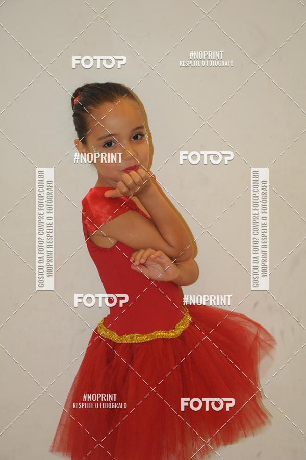 Buy your photos of the eventJardim Secreto - Espetaculo de Dana on Fotop