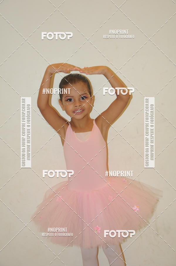 Buy your photos of the eventJardim Secreto - Espetaculo de Dana on Fotop