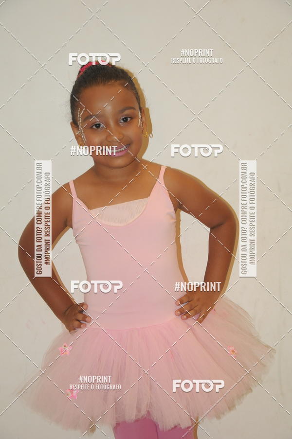 Buy your photos of the eventJardim Secreto - Espetaculo de Dana on Fotop