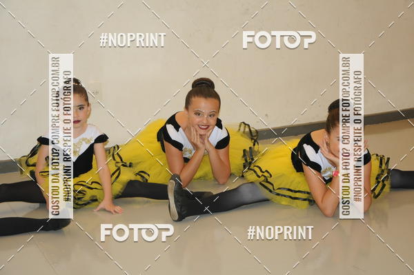 Buy your photos of the eventJardim Secreto - Espetaculo de Dana on Fotop