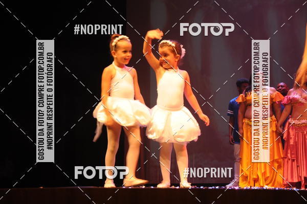 Buy your photos of the eventJardim Secreto - Espetaculo de Dana on Fotop