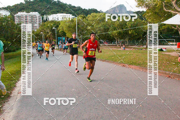 Buy your photos of the eventLagoa Night Run on Fotop