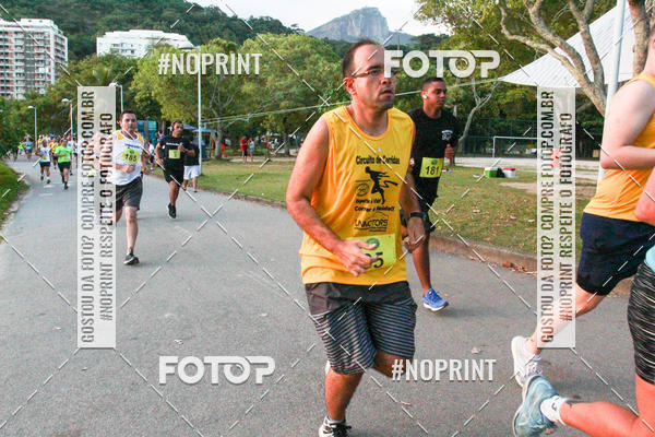 Buy your photos of the eventLagoa Night Run on Fotop