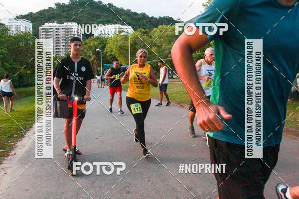 Buy your photos of the eventLagoa Night Run on Fotop