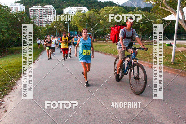 Buy your photos of the eventLagoa Night Run on Fotop